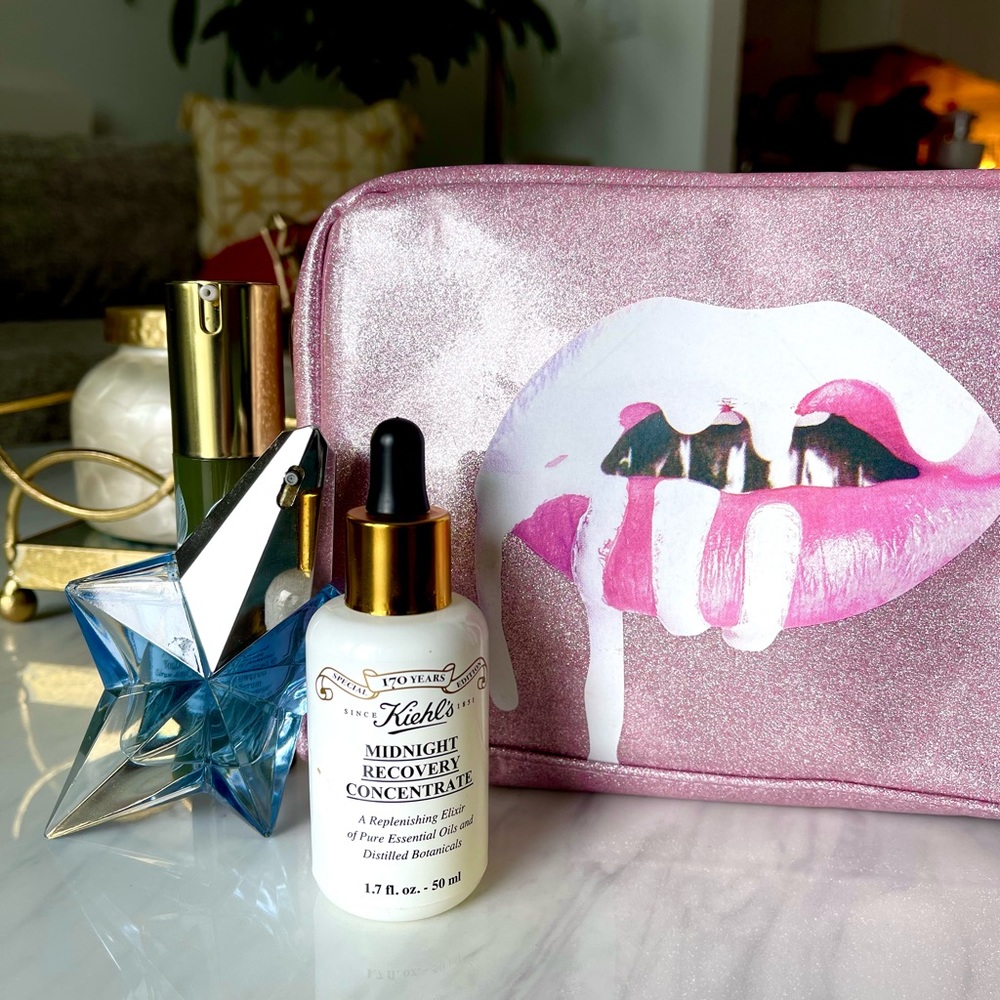 Kylie Cosmetics 2017 THE BIRTHDAY COLLECTION Limited Edition Makeup Bag